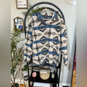 Stylish Blue and Black Patterned sweater xl